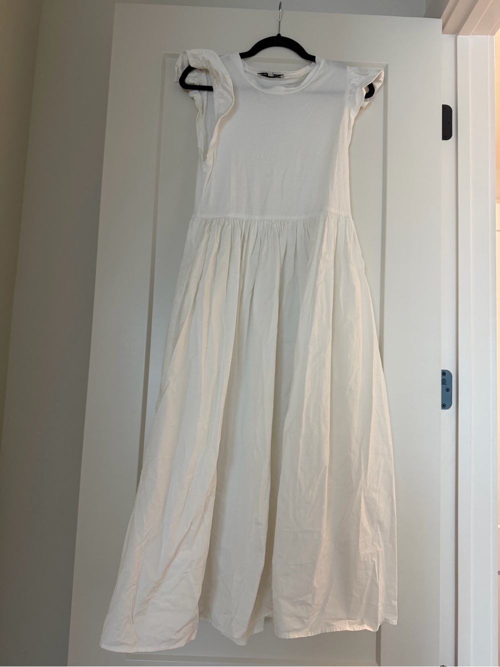 En Saison White Ruffle Sleeve Maxi Dress
